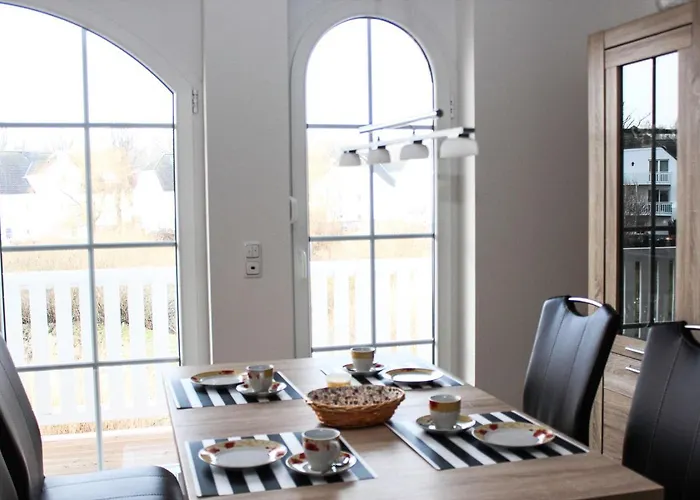 Kleine Meeresbrise / Christine Ostseebad Nienhagen